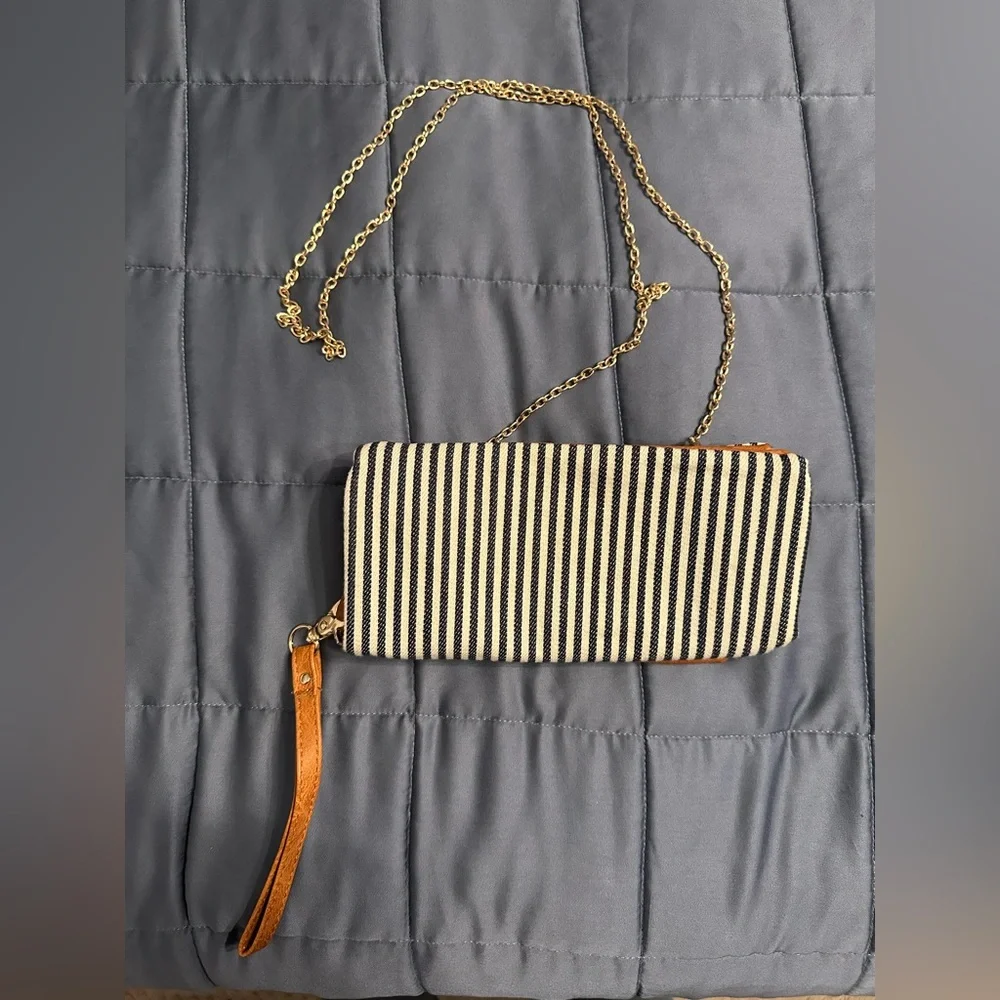 Small Street Level blue and white stripe/tan crossbody. - Picture 1 of 4